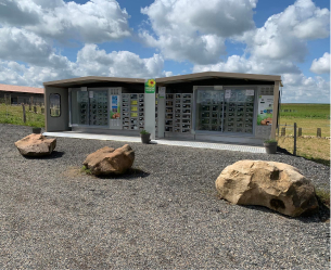 Distributeurs automatiques d'oeufs Bio, terrines, céréales animalières 24/24 et 7/7 à la Ferme de Laveau, Faÿ lès Nemours (77)